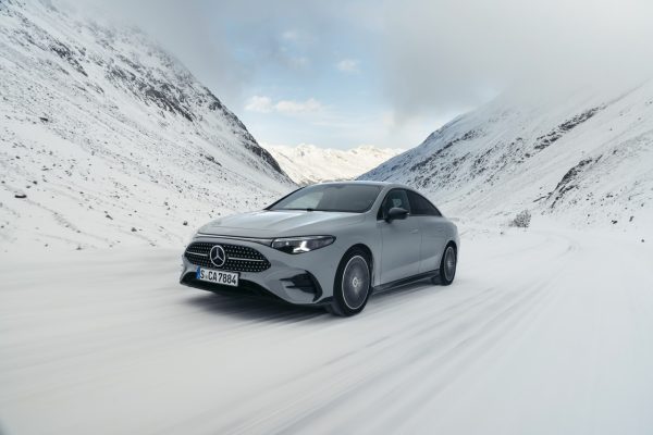 Test Drive Mercedes-Benz CLA HYBRID, Hochgurgl 2025.


Exterieur Farbe: Alpingrau 

Interieur Farbe: Leder schwarz-energy green



Mercedes-Benz CLA 200 4MATIC: Energieverbrauch kombiniert: 5,7‒5,2 l/100 km | CO₂-Emissionen kombiniert: 130‒119 g/km | CO₂-Klasse: D



Mercedes-Benz CLA 220 4MATIC: Energieverbrauch kombiniert: 5,8‒5,3 l/100 km | CO₂-Emissionen kombiniert: 132‒120 g/km | CO₂-Klasse: D



//

Test Drive Mercedes-Benz CLA HYBRID, Hochgurgl 2025.


Exterior color: Alpine Grey

Interior color: Leather black – energy green



Mercedes-Benz CLA 200 4MATIC: Combined fuel consumption: 5.7–5.2 l/100 km | Combined CO₂ emissions: 130–119 g/km | CO₂ class: D



Mercedes-Benz CLA 220 4MATIC: Combined fuel consumption: 5.8–5.3 l/100 km | Combined CO₂ emissions: 132–120 g/km | CO₂ class: D