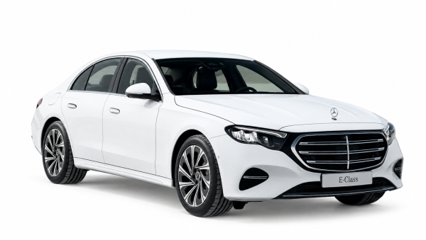 Mercedes-Benz E 200 Exclusive Trắng Trong Studio